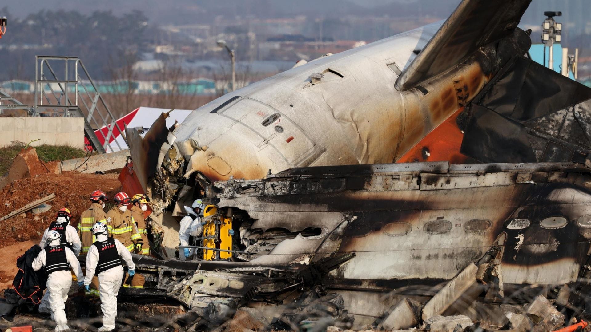 Accidente del avión 7C2216 es la peor tragedia aérea en suelo surcoreano con 179 muertos