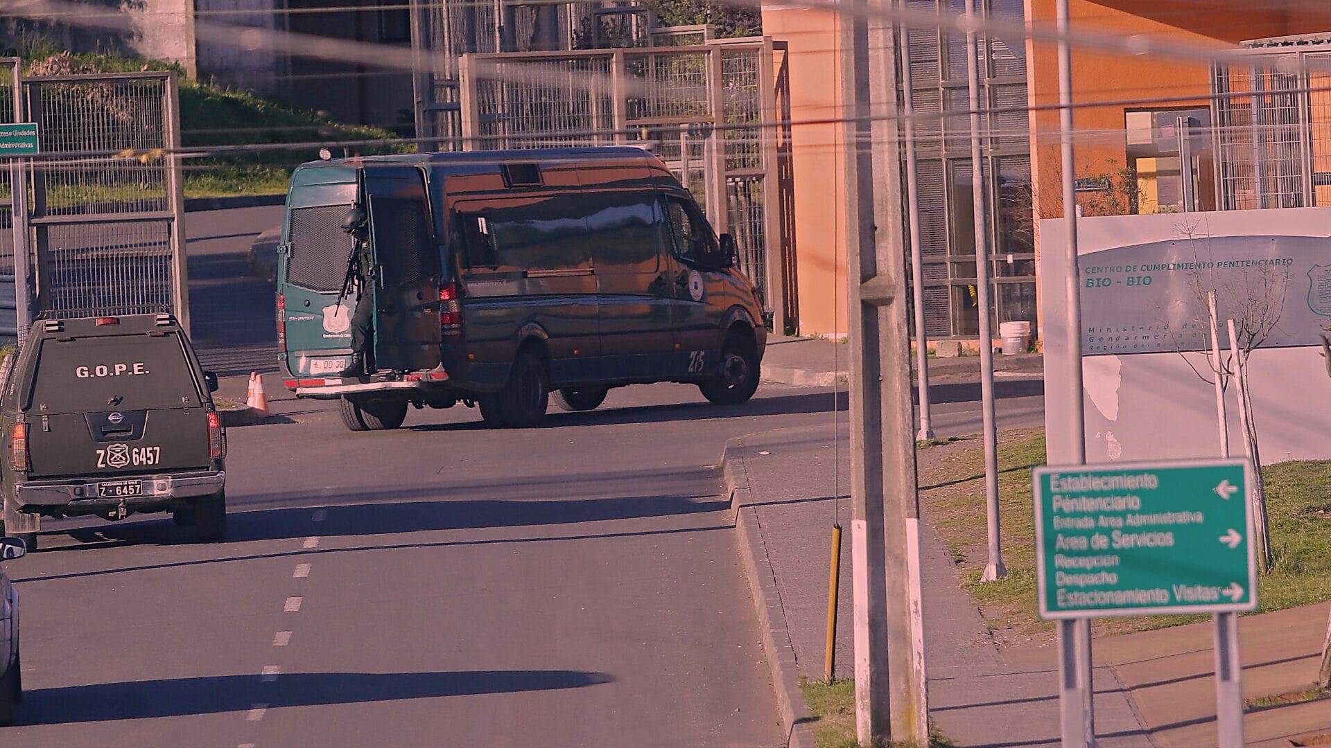 Reo fue decapitado en una celda de la cárcel de Concepción: Hallan biblia y símbolos satánicos