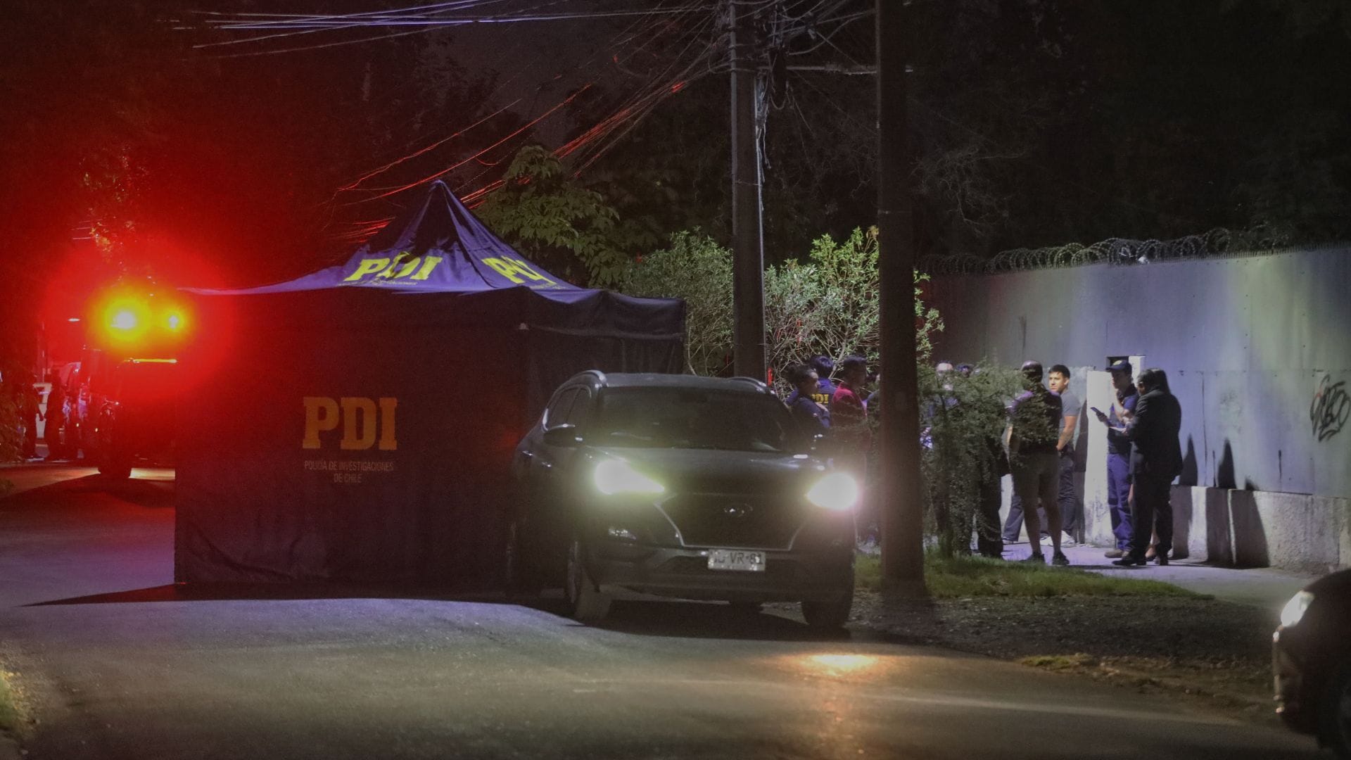 Violento tiroteo en La Cisterna deja dos muertos y una persona en riesgo vital: Detenido afirma haber actuado “por mandato de Dios”