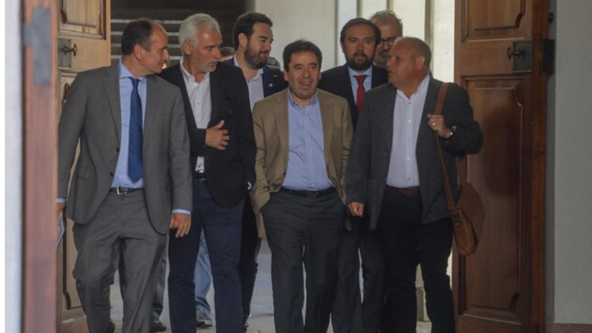 Gobernadores llegan a La Moneda con reclamo por traspaso de presupuesto: Entregaron ultimátum