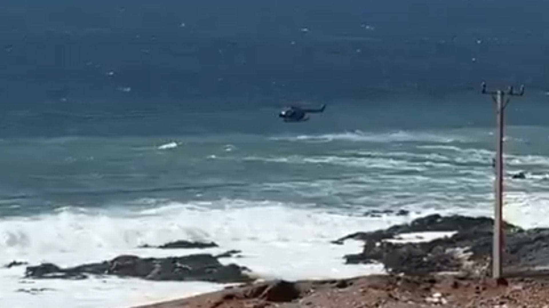 Hombre fallece tras ingresar al mar en Iquique pese a alerta de marejadas