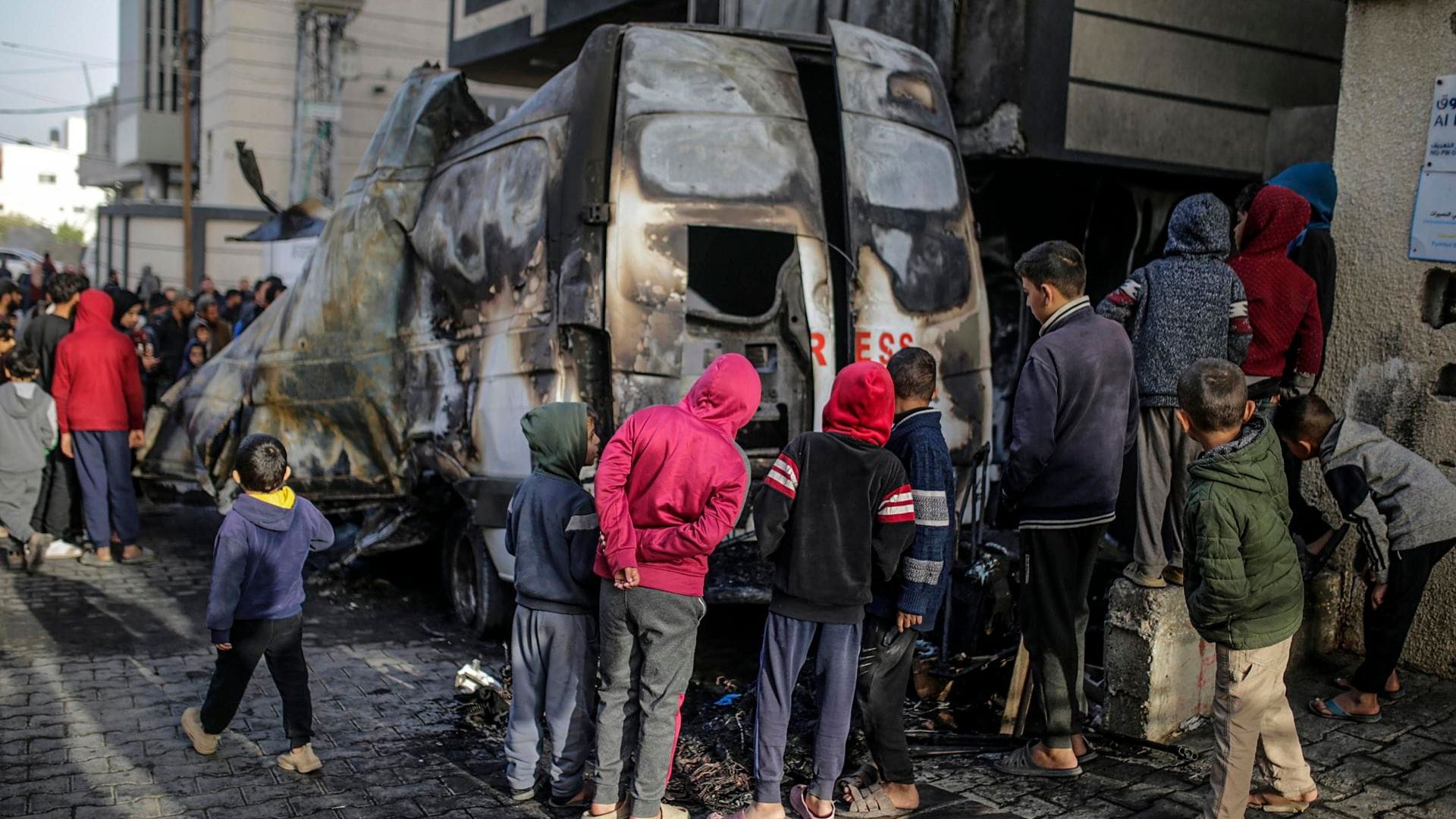 Cinco periodistas del canal de TV Al Quds mueren tras bombardeo aéreo de Israel contra un vehículo en la Franja de Gaza
