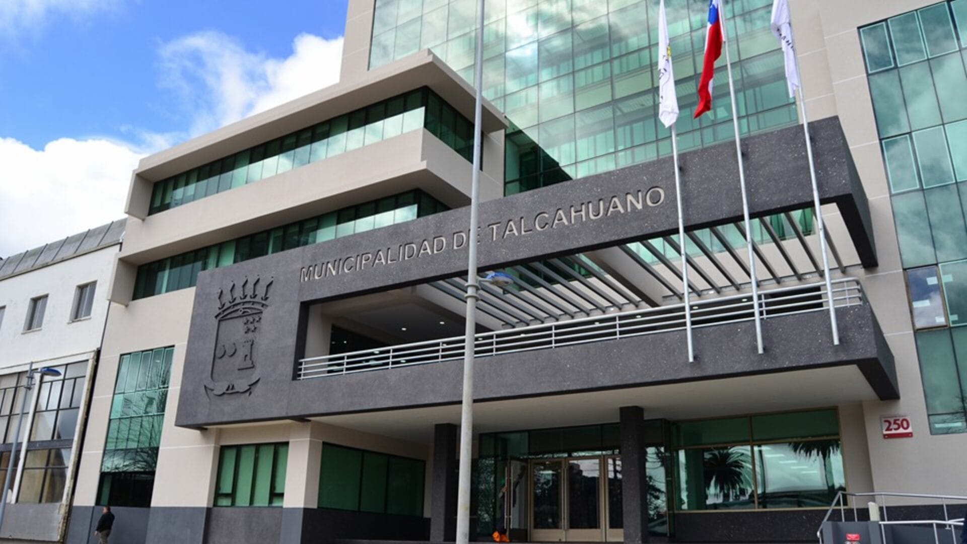 Polémica por millonario sueldo que recibió el exdirector de Dideco en Talcahuano: Ganó cerca de $17 millones