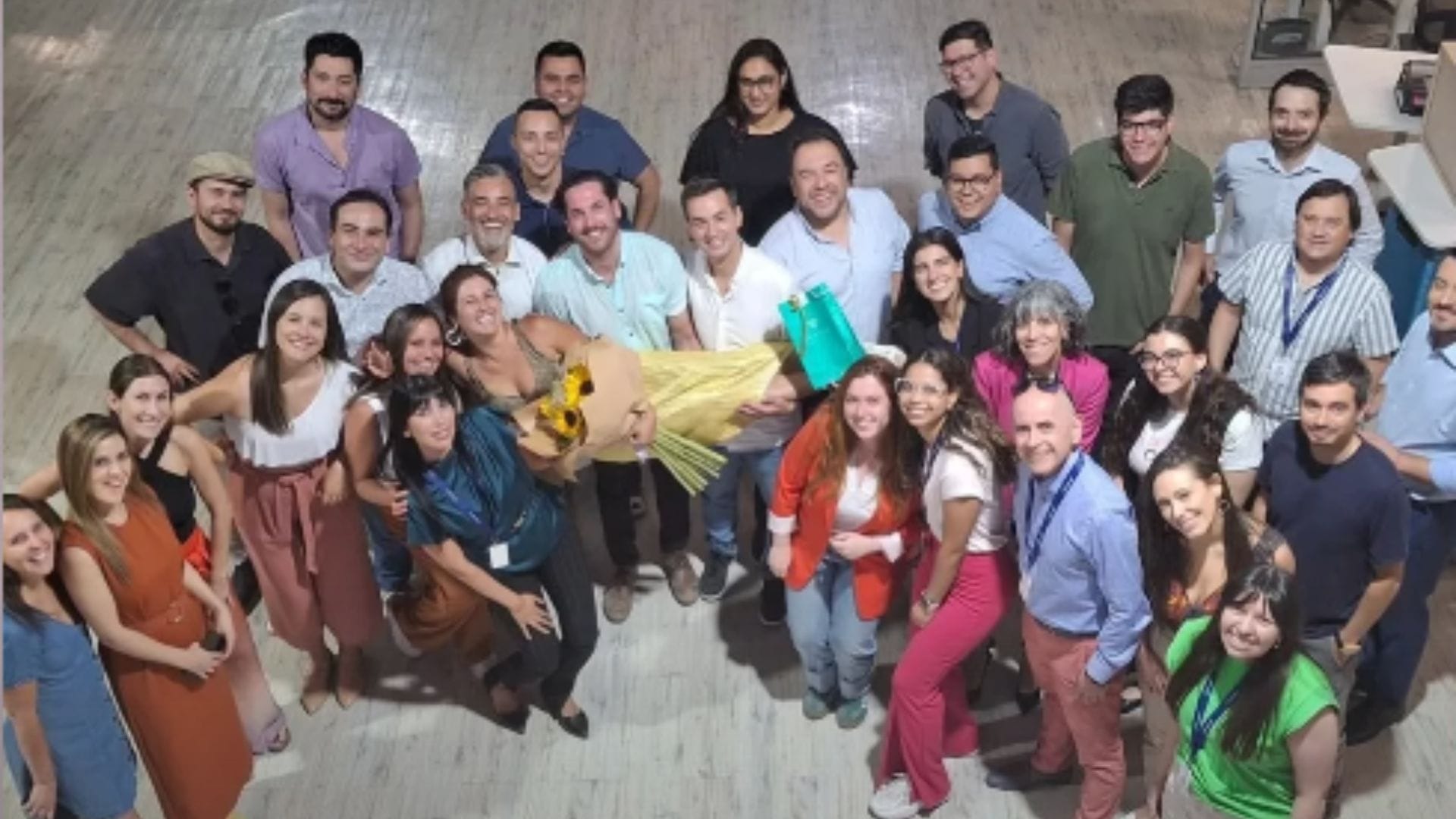 Periodista se despidió de las pantallas de CHV luego de 10 años: Le dedicaron emotivos mensajes