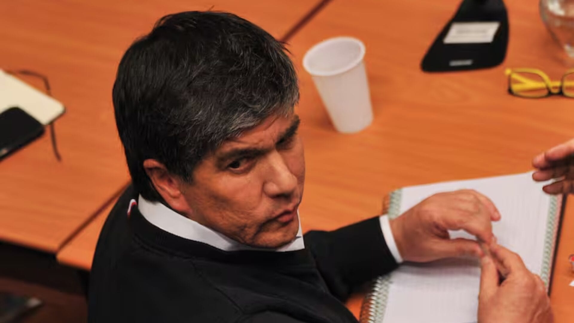 Denunciante de Manuel Monsalve fue internada de urgencia