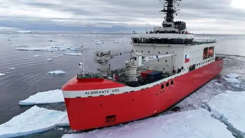 El rompehielos “Almirante Viel” completa con éxito su primera jornada de pruebas en el Mar de Weddell