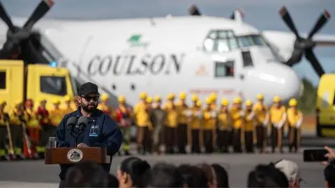 Presidente Boric se compromete a analizar llegada de vuelos comerciales a Los Ángeles