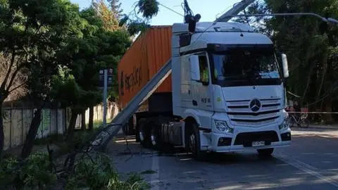 CGE reporta más de 3.500 postes chocados y 2,5 millones de clientes sin energía eléctrica en 2024