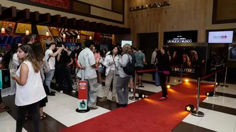 Cerca de 120 personas asistieron a la Avant Premiere de “Emilia Pérez” en Cinemark Mirador Biobío
