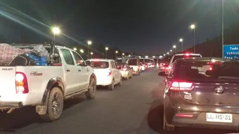 Peaje de Huinanco debió levantar sus barreras por inusual afluencia de automovilistas