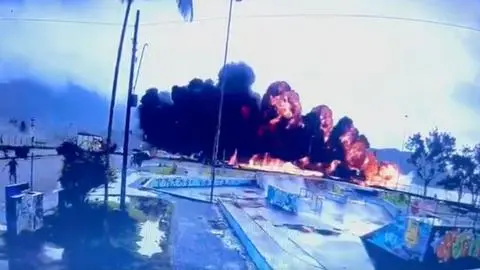 Al menos una persona fallecida y múltiples heridos: Captan impresionante accidente de avioneta que cayó en playa de Brasil