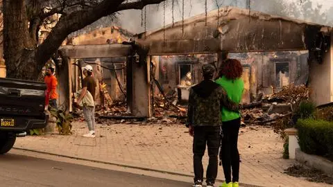 Suben a 24 las personas fallecidas por los incendios forestales en California: Solo dos han sido identificados