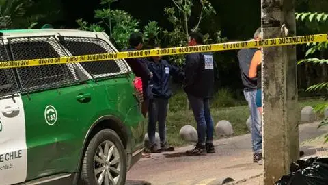 Se registraron decenas de disparos en el sector: Encuentran el cuerpo de un joven de 20 años en plena vía pública en Macul