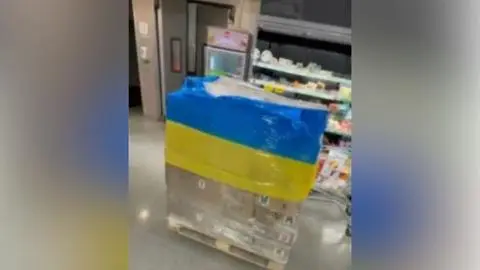 Uno está hospitalizado: Dos niños sufren una fuerte descarga eléctrica al interior de supermercado en La Serena