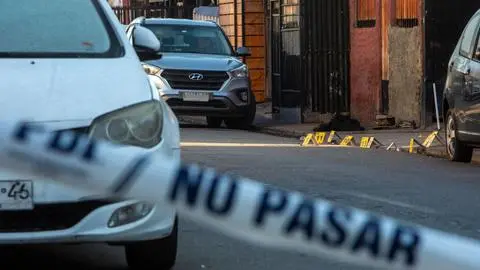 Recibió múltiples disparos: Joven de 25 años fallece tras ser acribillado por un individuo que se bajó de un vehículo en Limache