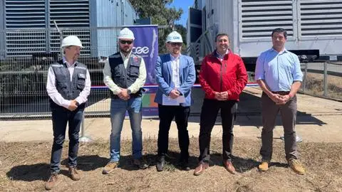 CGE instala dos nuevos equipos de generación para respaldar el suministro eléctrico en Cobquecura