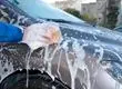 La cuantiosa multa que podrías pagar por lavar tu auto en la calle en Chile