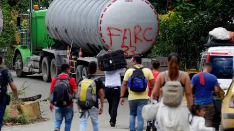 Seis días de conflicto: Calculan en 32.000 los desplazados por la violencia de guerrillas en Colombia