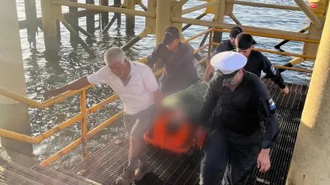 Sufrió la amputación de una extremidad: Pescador es víctima de grave accidente mientras trabajaba en altamar cerca de Tocopilla