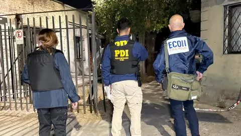 Sujetos llegaron en una motocicleta y le dispararon: Hombre fallece tras ser baleado mientras transitaba por San Joaquín