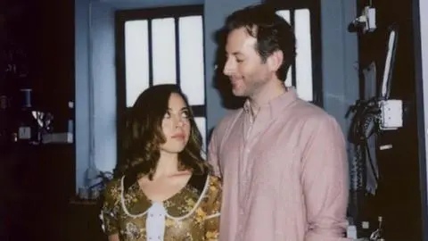 Conmoción en Hollywood: A los 47 años muere el director de cine Jeff Baena, esposo de Aubrey Plaza