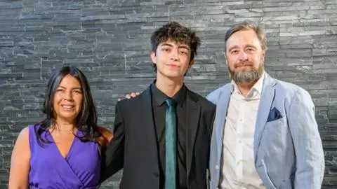 Joven del Biobío recibe importante reconocimiento tras conseguir mil puntos en la prueba de Matemáticas 2 de la PAES