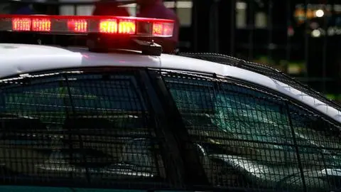 Investigan caso de mujer que recibió un disparo en el cuello mientras caminaba por la calle en Lota