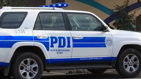 Funcionario de la PDI frustra portonazo y hiere a uno de los asaltantes en la comuna de Maipú