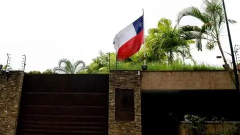Tras quiebre en relaciones diplomáticas: Venezuela ordena cierre de consulados chilenos en dos ciudades