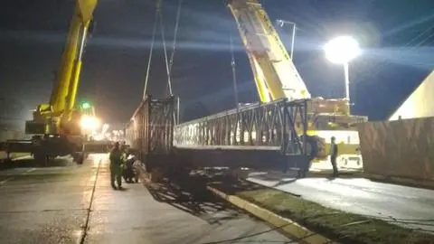 Avanza reposición de Puente Perales en Talcahuano: Serviu sacó el puente mecano durante la madrugada