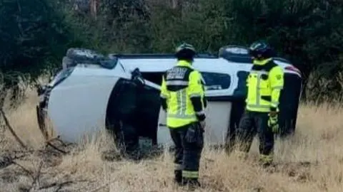 Camioneta perdió el control y terminó volcada: Conductor fallece tras sufrir grave accidente de tránsito en Rinconada
