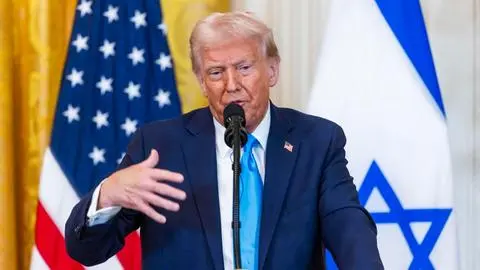Trump dice que EEUU controlará Gaza y propone expulsar a palestinos a otros países “donde no los maten”