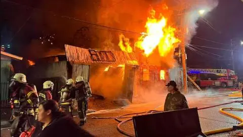 Matrimonio fallece tras rescatar a sus dos hijas de 11 y 4 años de un trágico incendio que destruyó su vivienda en Puerto Montt