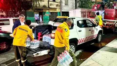 Casino MDS entregó donación a Bomberos de Tomé en apoyo a la emergencia por incendios forestales