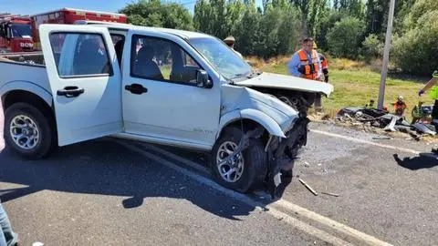 Camioneta chocó de frente con un automóvil: Una mujer fallecida y varios heridos deja accidente de alta energía en Yumbel