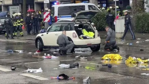Al menos 30 personas resultaron heridas: Joven de 24 años protagoniza atropello masivo contra una manifestación en Alemania