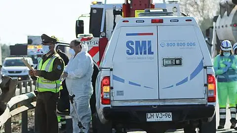 Bus colisionó con vehículo menor: Grave accidente de tránsito deja dos personas fallecidas en San Bernardo