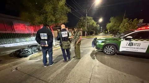 Recibió múltiples disparos: Hombre de 42 años que conducía una motocicleta fallece tras ser baleado por sujetos en Lo Espejo