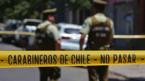 Explosión e incendio deja tres carabineros lesionados en subcomisaría de Independencia