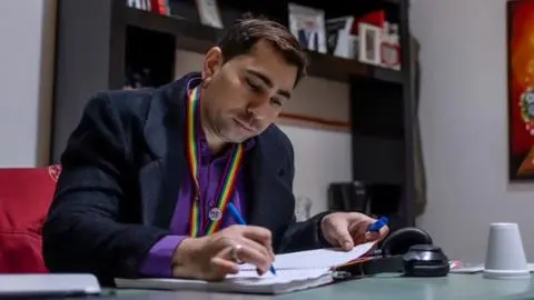 ¿Quién es Frederik Landabur?: El ex candidato a Core denunciado por explotación sexual infantil tras enviar un video por error
