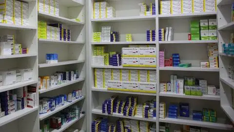 Por presentar un riesgo para la salud: ISP ordena el retiro de cinco productos farmacéuticos