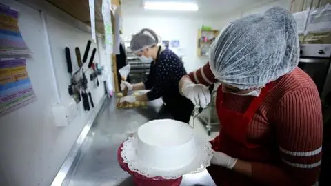 Estudio revela que las mujeres del Biobío dedican dos horas más que los hombres al trabajo no remunerado