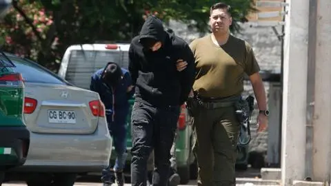 Dos detenidos por violento robo que deja a víctima en riesgo vital: Fue atacado con cuchillo en Ñuñoa