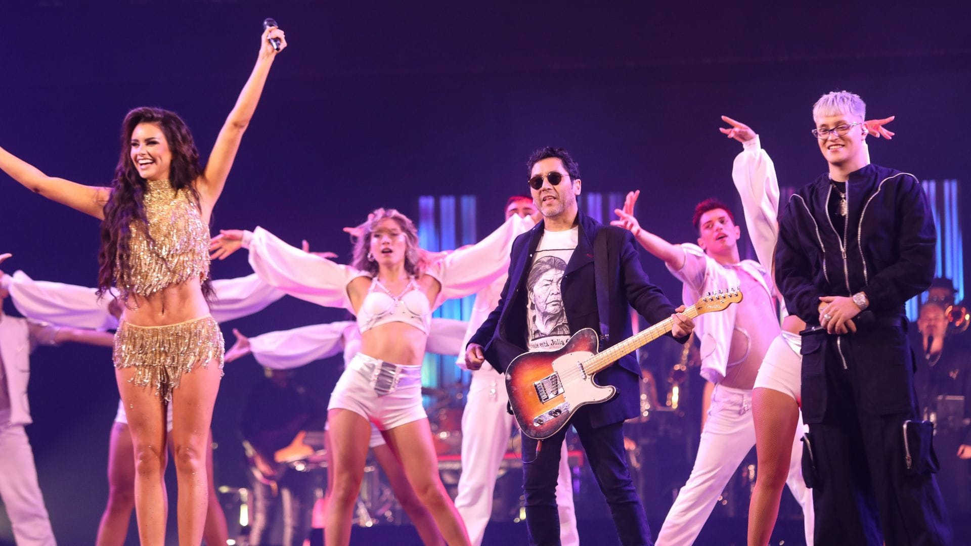 ¡Momento épico!: Claudio Narea, Emilia Dides y Kidd Voodoo abrieron la cuarta noche del Festival con éxito de Los Prisioneros