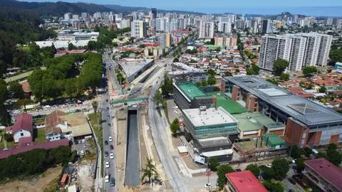 Paso bajo nivel Los Carrera en Concepción lleva 81% de avance: ¿Cuándo se habilitará?