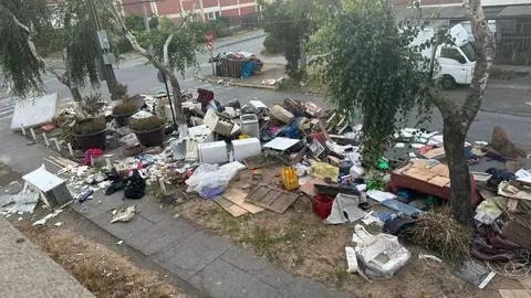 Tras problema en “retiro de cachureos”: Sector Lorenzo Arenas de Concepción amanece repleto de basura