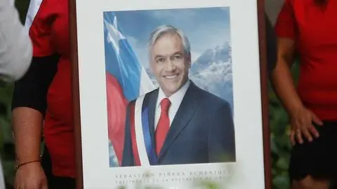 A un año exacto de su muerte: El emotivo mensaje de familiares de Sebastián Piñera durante significativa misa en el Lago Ranco