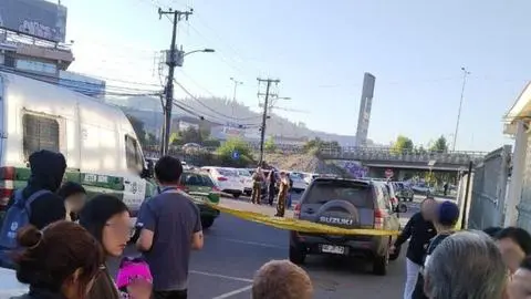 Hallan a persona sin vida dentro de un auto frente a un consultorio en Concepción