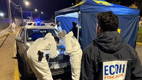 Hombre es asesinado a balazos al interior de su automóvil: Estaba junto a una mujer en un mirador de La Florida