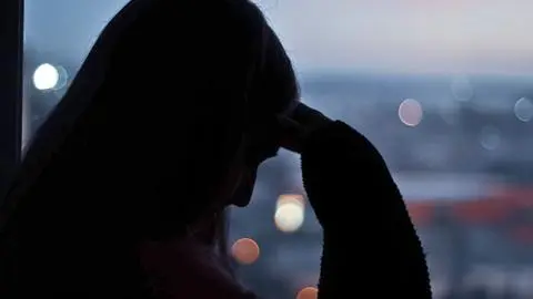Aumentan niveles de ansiedad en el sur de Chile: Una de cada tres mujeres sufre síntomas según estudio “Termómetro de Salud Mental”